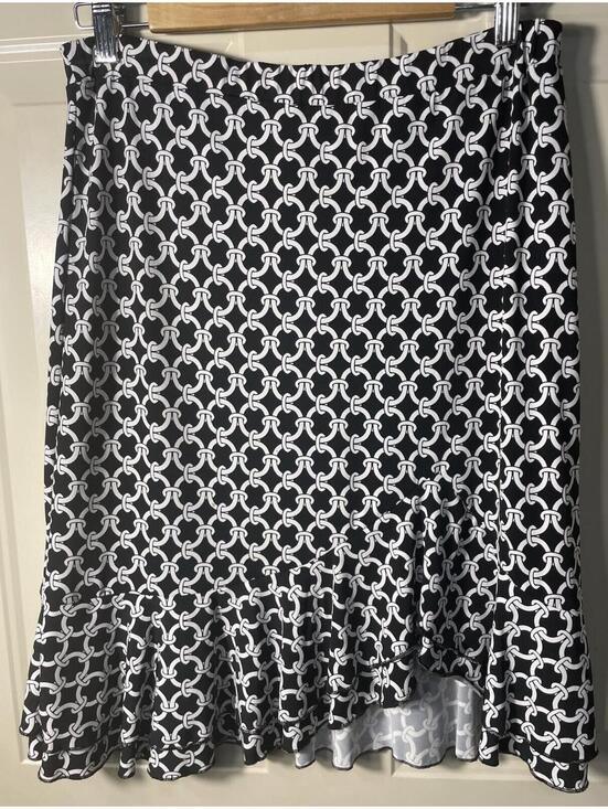 Dresses & Skirts - White House Black Market Midi Skirt Women's Small Ruffle EUC
